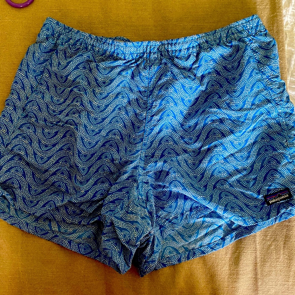 Patagonia Womens Baggies - Size M - Blue & White design 🤍✨